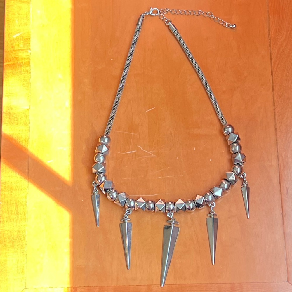 Spike necklace